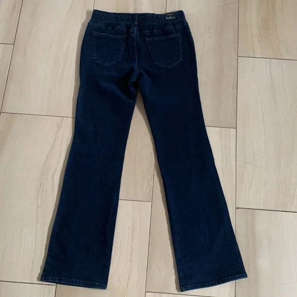 Jeans - Picture 2 of 3